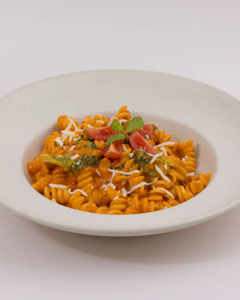 fusilli pasta red 