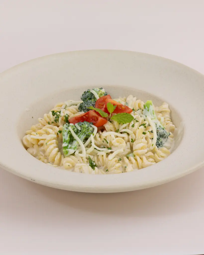 fusilli pasta white
