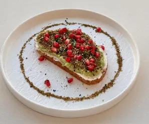 Avocdo labneh